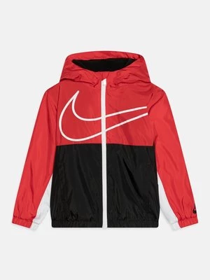 Obrázek produktu Mezisezónní bunda Nike červená