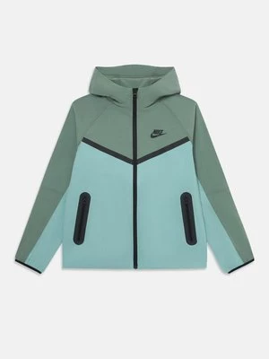 Obrázek produktu Outdoorová bunda Nike světle modrá