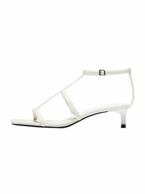 Obrázek produktu Páskové sandály Bershka