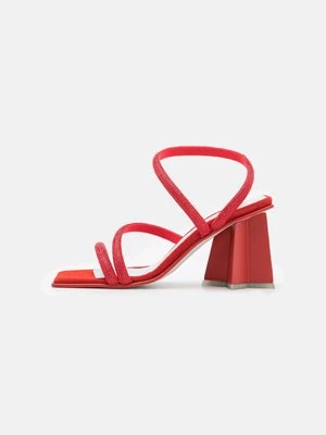 Obrázek produktu Páskové sandály CHIARA FERRAGNI