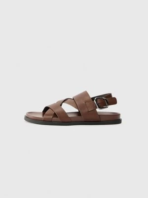 Obrázek produktu Páskové sandály Pier One