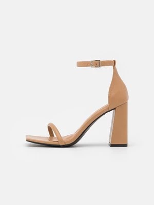 Obrázek produktu Páskové sandály Rubi Shoes by Cotton On Wide Fit