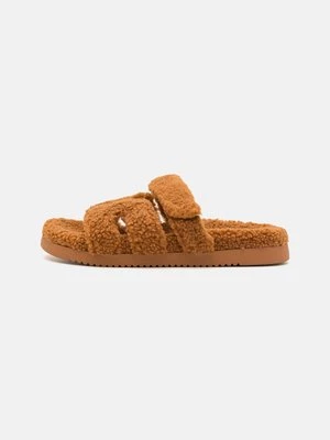 Obrázek produktu Páskové sandály Steve Madden