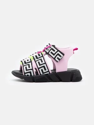 Obrázek produktu Páskové sandály Versace