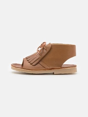 Obrázek produktu Páskové sandály Young Soles