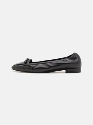 Obrázek produktu Polobotky Stuart Weitzman