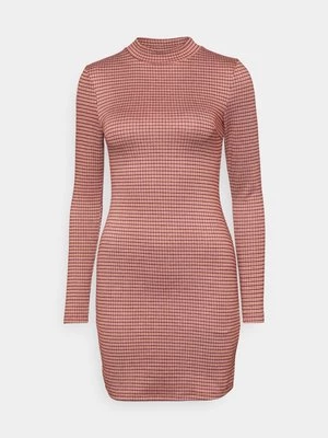 Obrázek produktu Pouzdrové šaty Glamorous Petite