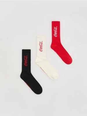 Obrázek produktu Reserved - 3 pack ponožek s nápisem Coca-Cola - červená