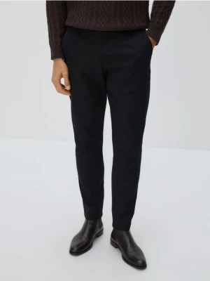 Obrázek produktu Reserved - Bavlněné kalhoty slim fit - černý
