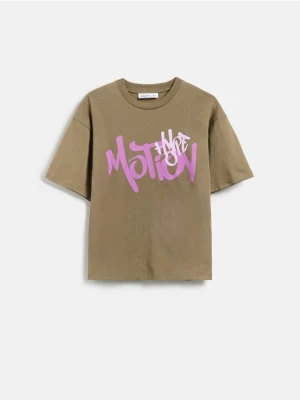 Obrázek produktu Reserved - Bavlněné tričko s potiskem - teplá olivová