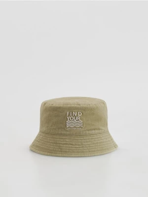Obrázek produktu Reserved - Bavlněný klobouk bucket hat - světle olivová
