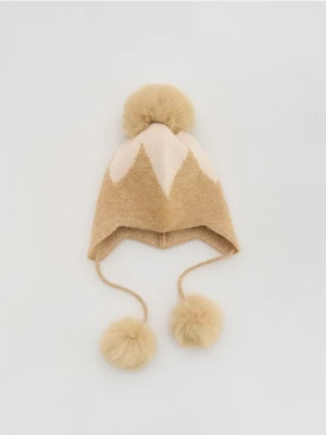 Obrázek produktu Reserved - Čepice s bambulí - béžová