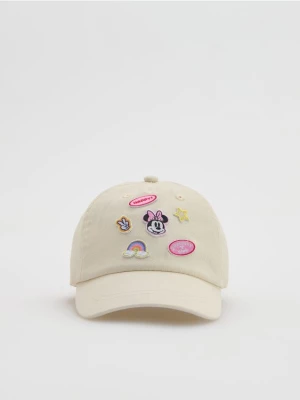 Obrázek produktu Reserved - Čepice s nášivkami Minnie Mouse - krémová