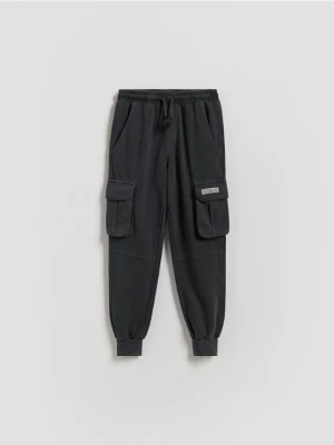 Obrázek produktu Reserved - Kalhoty cargo joggers se sepraným efektem - tmavě šedá
