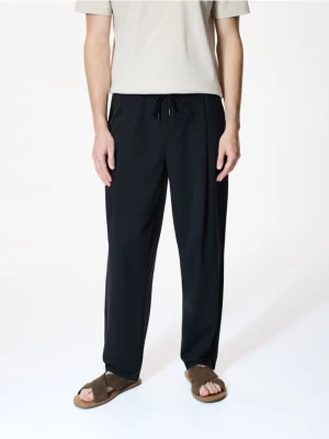 Obrázek produktu Reserved - Kalhoty comfort fit - černý