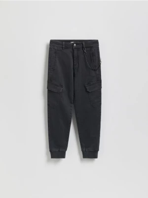 Obrázek produktu Reserved - Kalhoty joggers s řetízkem - tmavě šedá