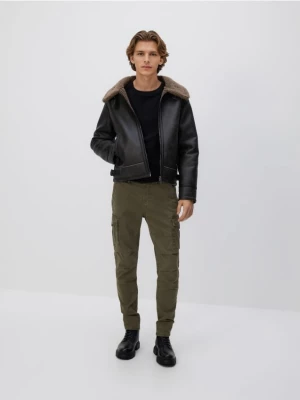 Obrázek produktu Reserved - Kalhoty slim fit cargo - hnědozelená