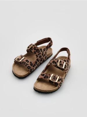Obrázek produktu Reserved - Sandály s leopardím potiskem - béžová