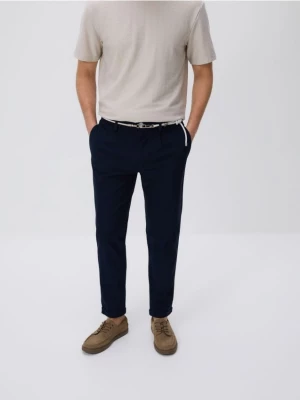 Obrázek produktu Reserved - Slim fit kalhoty s páskem - tmavomodrá