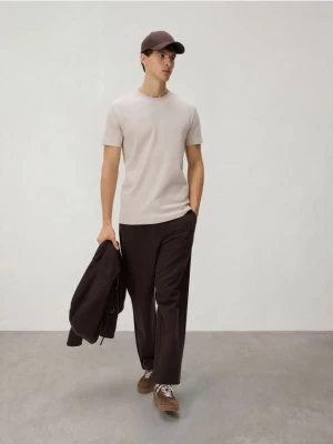 Obrázek produktu Reserved - Strukturované tričko slim fit - béžová