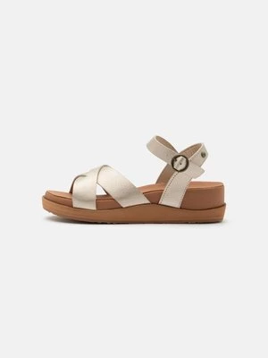Obrázek produktu Sandály na klínu Roxy zlatá barva