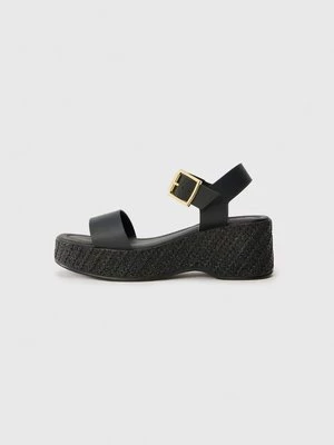 Obrázek produktu Sandály na klínu Steve Madden