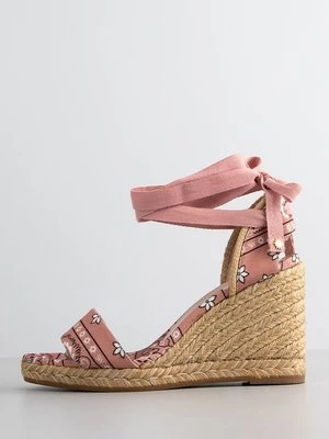 Obrázek produktu Sandály na klínu Stuart Weitzman