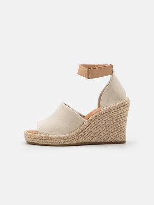 Obrázek produktu Sandály na klínu TOMS