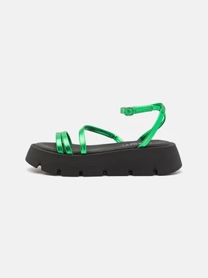 Obrázek produktu Sandály na platformě Pavement