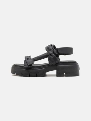 Obrázek produktu Sandály na platformě Stuart Weitzman