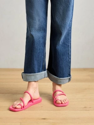 Obrázek produktu Sandály s odděleným palcem Crocs