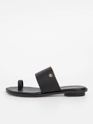 Obrázek produktu Sandály s odděleným palcem Michael Kors