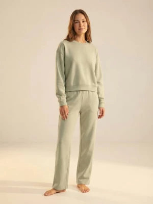 Obrázek produktu Sinsay - Basic crewneck mikina s příměsí viskózy „soft touch“ - khaki