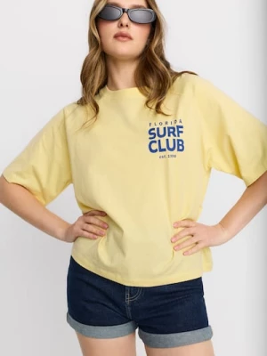 Obrázek produktu Sinsay - Bavlněné tričko s nápisem Surf Club - yellow jeans