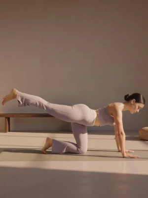 Obrázek produktu Sinsay - Legíny flare s kontrastním lemem Gym Hard - fialová