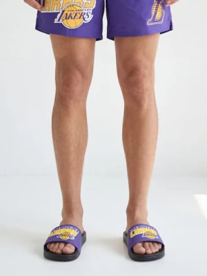 Obrázek produktu Sinsay - Pantofle s nápisem Los Angeles Lakers NBA - tmavě fialová