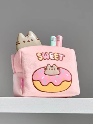 Obrázek produktu Sinsay - Plyšová kosmetická taštička s ozdobnou výšivkou Pusheen the Cat - pastelová růžová