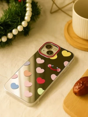 Obrázek produktu Sinsay - Pouzdro na iPhone 13, 15, 15 Pro, 16 Pro se srdíčky - vícebarevná