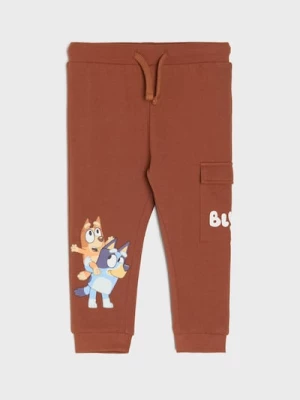 Obrázek produktu Sinsay - Spodnie jogger Bluey - brązowy