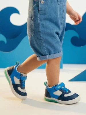 Obrázek produktu Sinsay - Sneakersy ze świecącą podeszwą LED i skórzaną wkładką - wielobarwny