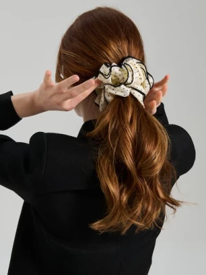 Obrázek produktu Sinsay - Velká gumička scrunchie s puntíky - vícebarevná