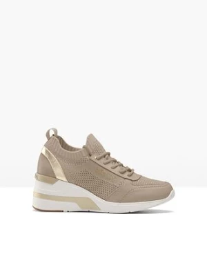 Obrázek produktu Sneakersy na podeszwie platformie Mustang bonprix