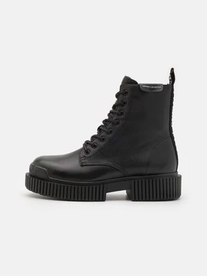Obrázek produktu Šněrovací kotníkové boty Armani Exchange