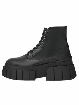 Obrázek produktu Šněrovací kotníkové boty Bershka