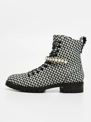 Obrázek produktu Šněrovací kotníkové boty Jimmy Choo