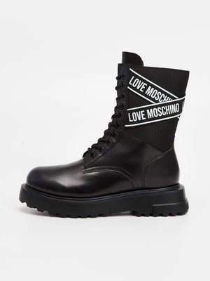 Obrázek produktu Šněrovací kotníkové boty Love Moschino
