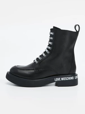 Obrázek produktu Šněrovací kotníkové boty Love Moschino