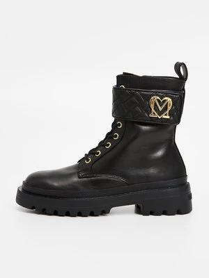 Obrázek produktu Šněrovací kotníkové boty Love Moschino