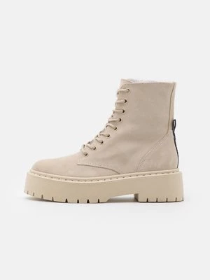 Obrázek produktu Šněrovací kotníkové boty Steve Madden