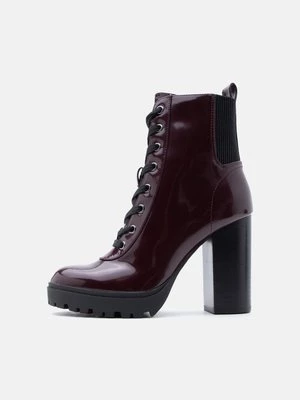 Obrázek produktu Šněrovací kotníkové boty Steve Madden